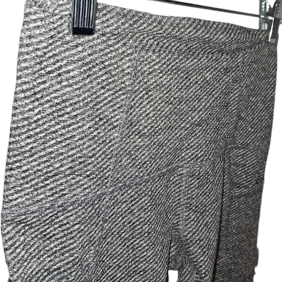 C9 By Champion Urban Fit Striped 2 Pocket Leggings - Picture 3 of 3